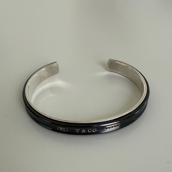 Tiffany & Co. Men's Silver and Black Cuff - Picture 4 of 8